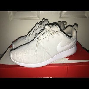 Nike White Roshe Runs